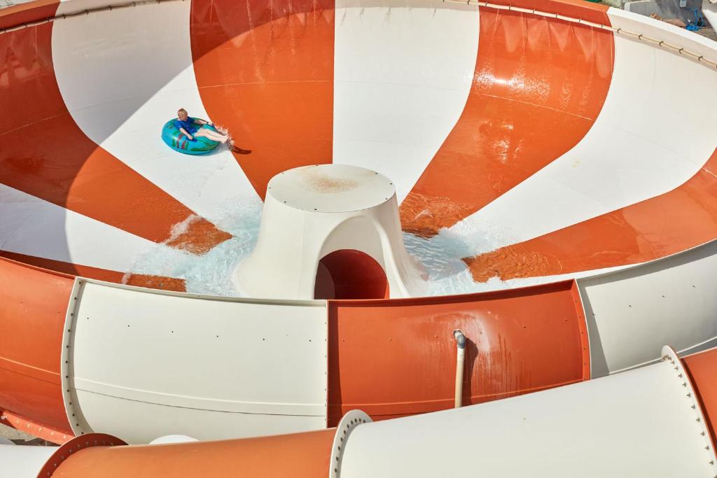 Ūdens atrakciju parks Atlantica Aegean Blue ar slide