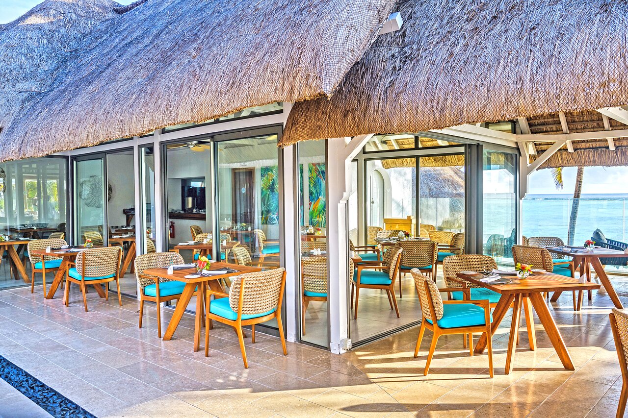 Seasense Boutique Hotel & Spa piekrastes restorāns ar skatu uz okeānu