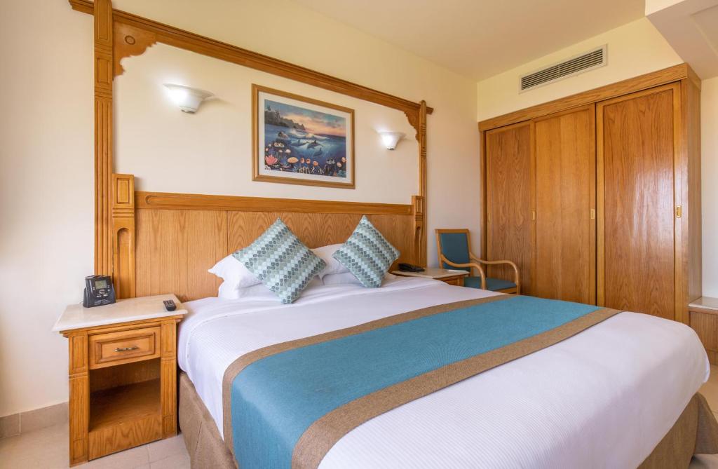 Numurs viesnīcā Long Beach Resort Hurgada ar ērtu gultu un modernām ērtībām.