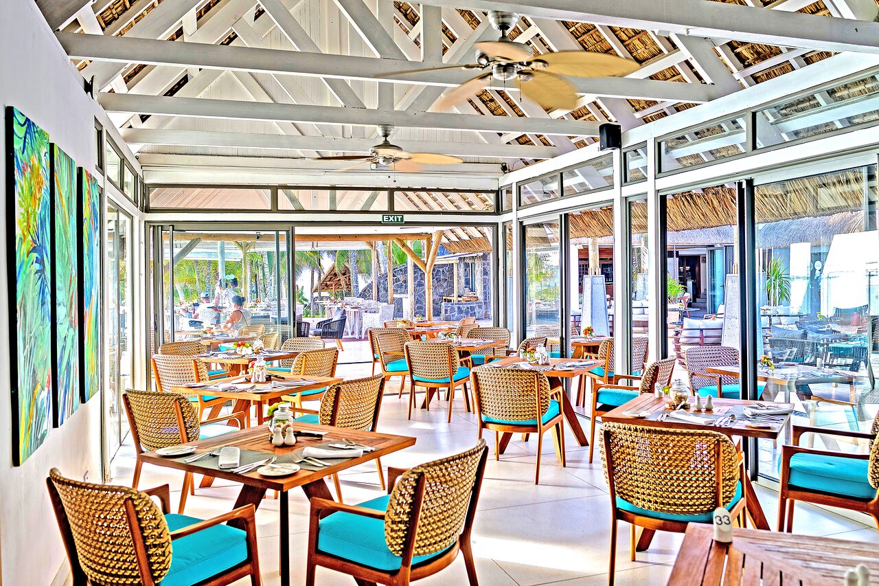 Seasense Boutique Hotel & Spa restorāns ar skatu uz pludmali