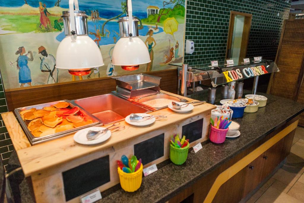 Buffet galda ar pankūkām un bērnu stūrīti Alfagar Alto da Colina