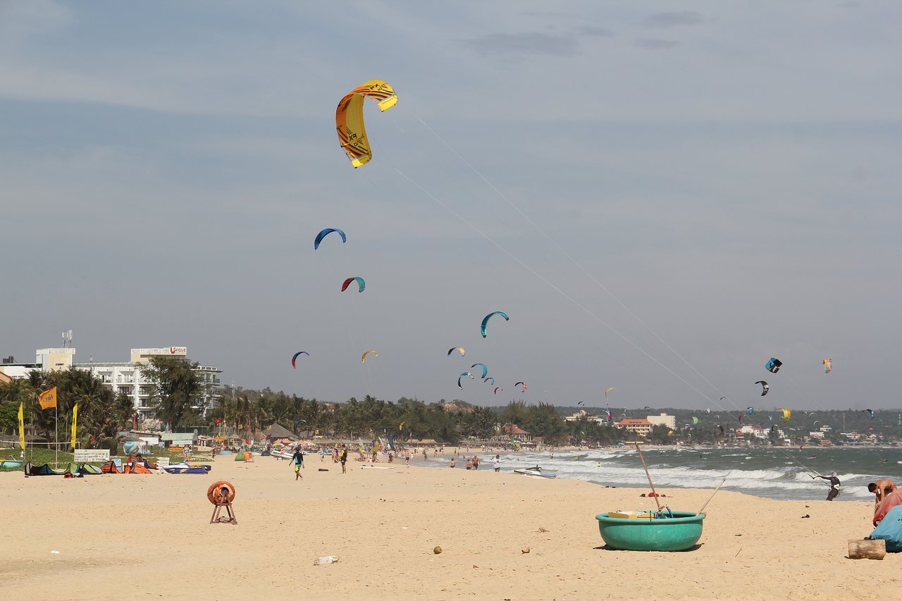 Kaitbords pie pludmales Ca Ty Resort.