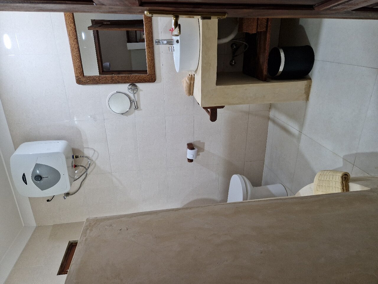 Zula Zanzibar numura vannas istaba ar modernu aprīkojumu.