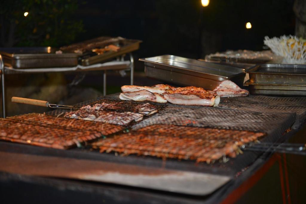 Grilēta jūras velšu maltīte Baia del Porto viesnīcā