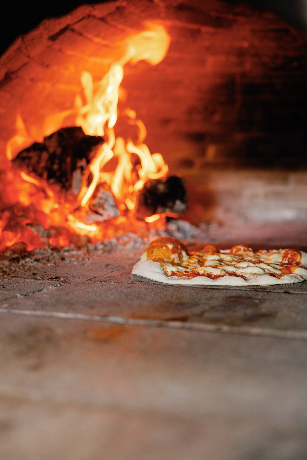 Pica krāsnī Kiotari Miraluna Resort restorānā