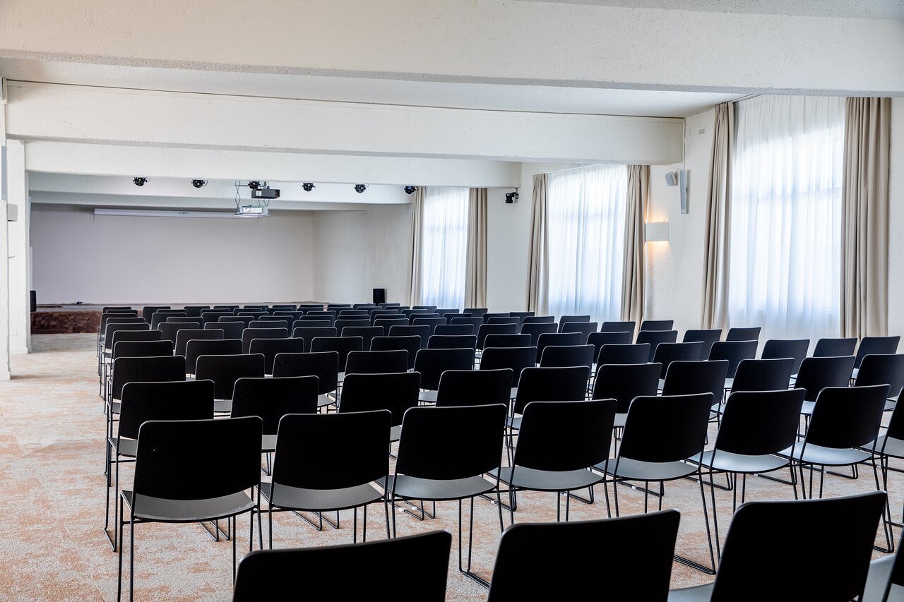 Konferenču zāle Mangia's Sardinia Resort ar sēdvietām