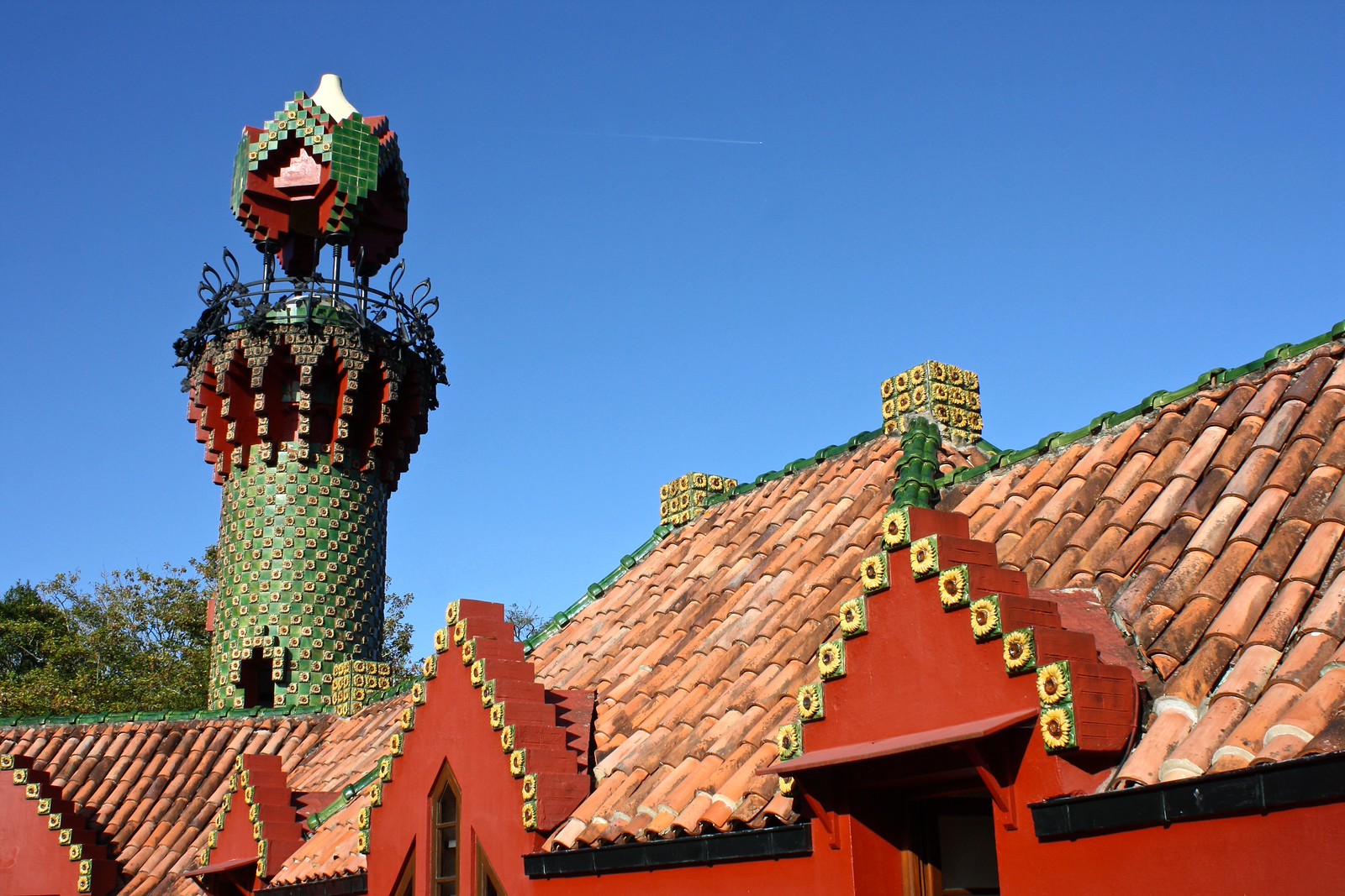 El Capricho de Gaudí Comillas – arhitektūras brīnums Kantabrijā Vanilla Travel ceļojumā