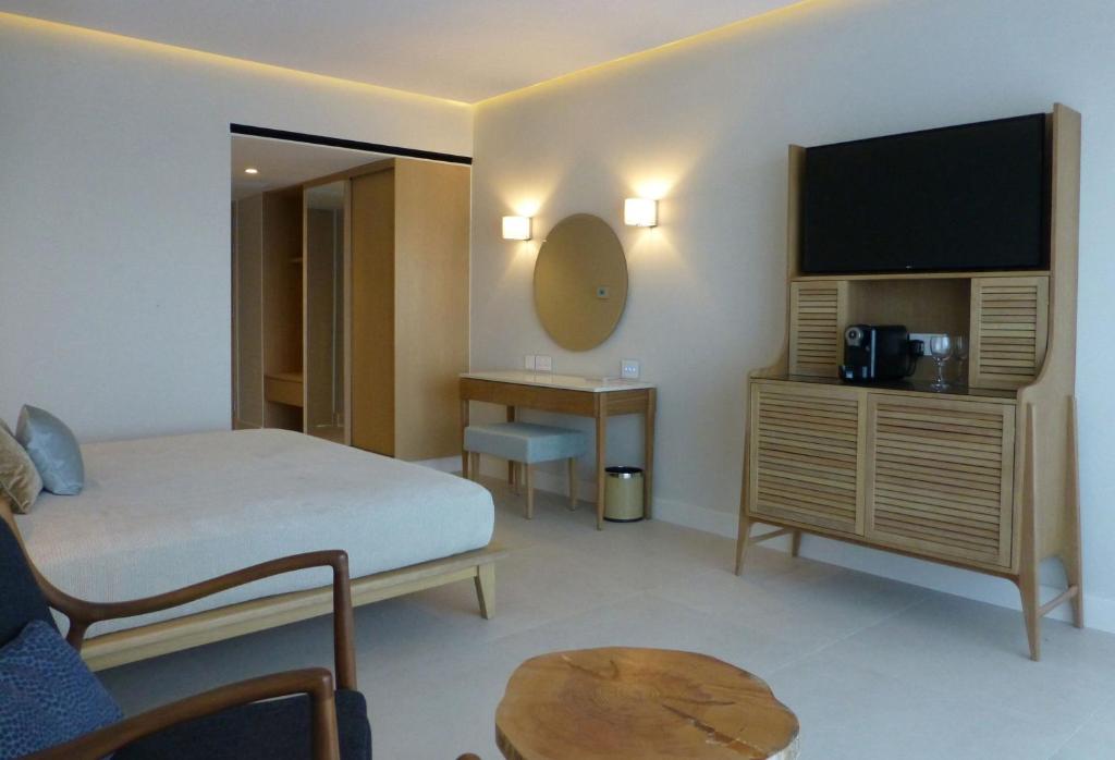 Sunrise Jade numurs ar modernu dizainu un elegantu interjeru.