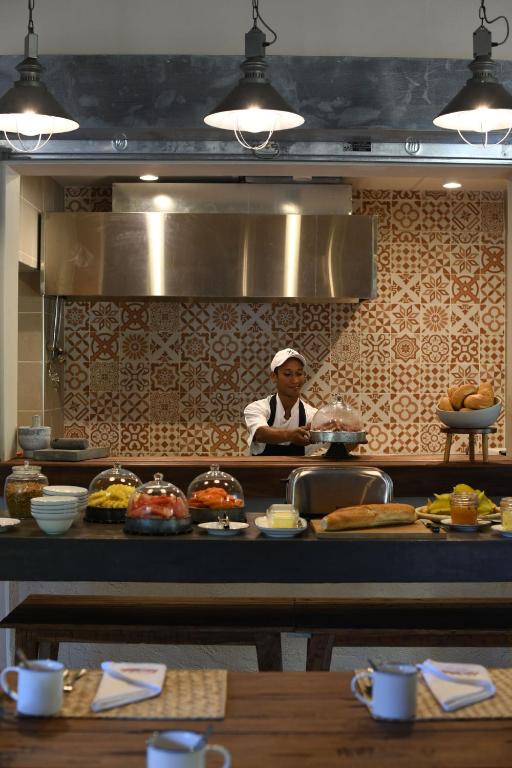 Kaz'alala Hosted B&B brokastu zona ar šefpavāru un gardām uzkodām.