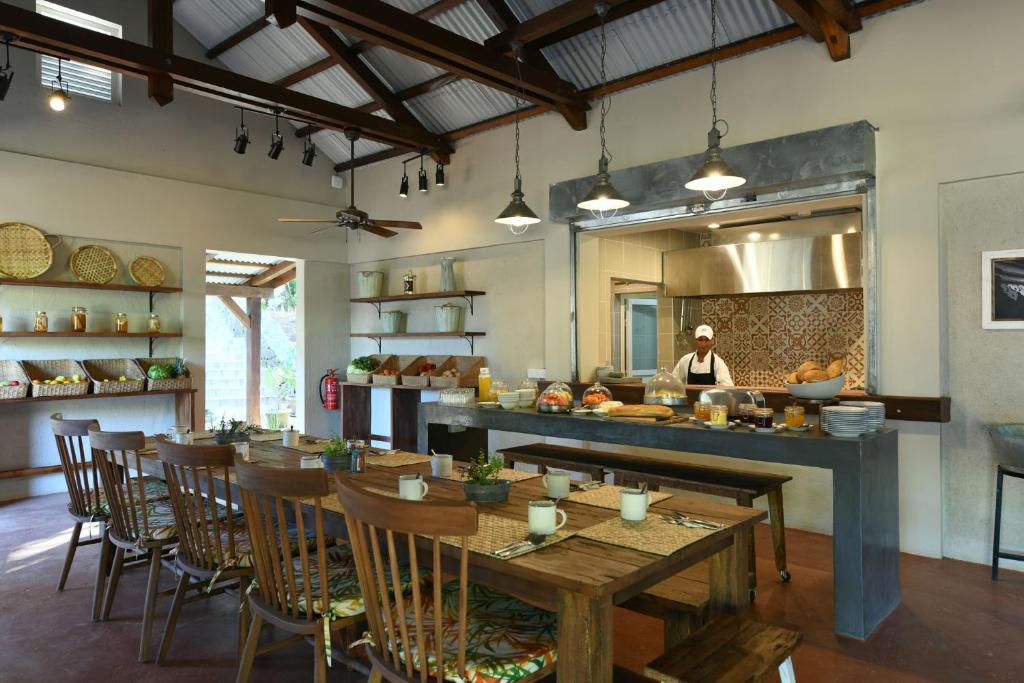 Kaz'alala Hosted B&B moderns un mājīgs restorāns ar viesmīlīgu atmosfēru