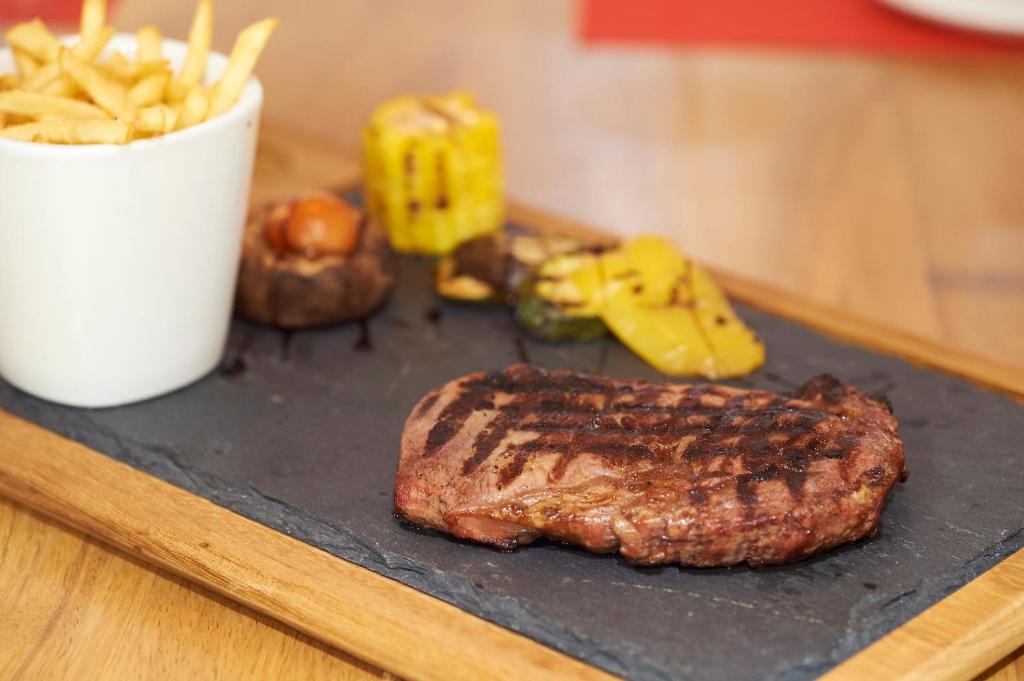 Gardēžu steiks ar dārzeņiem Sunrise Jade restorānā