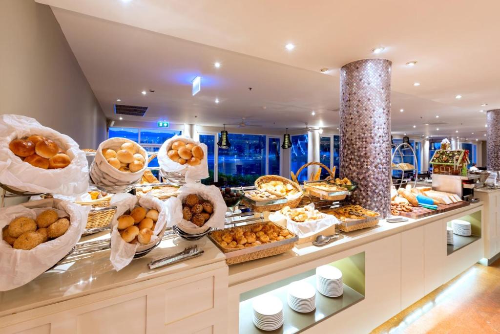 Brošu klāsts Angsana Laguna Phuket viesnīcā.