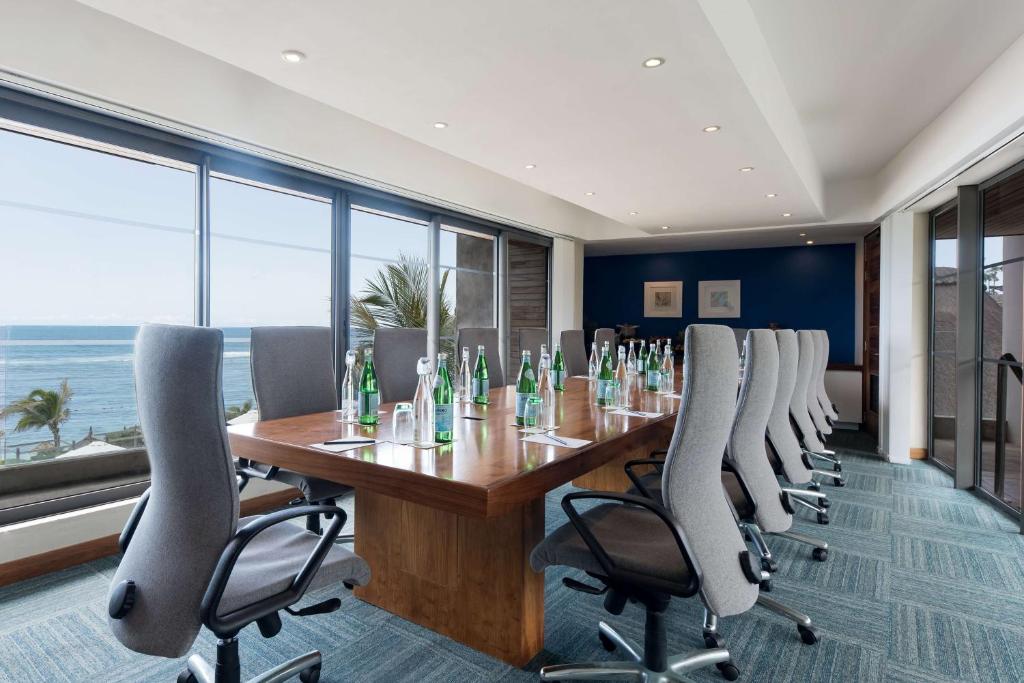 Konferenču zāle ar skatu uz jūru, Radisson Blu Poste Lafayette Resort & SPA