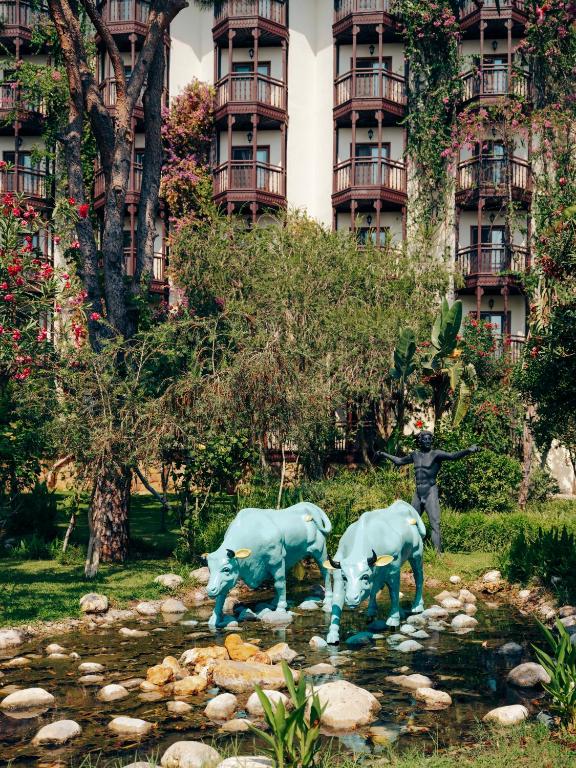 Skulptūru dārzs Selectum Family Resort Belek viesnīcā.