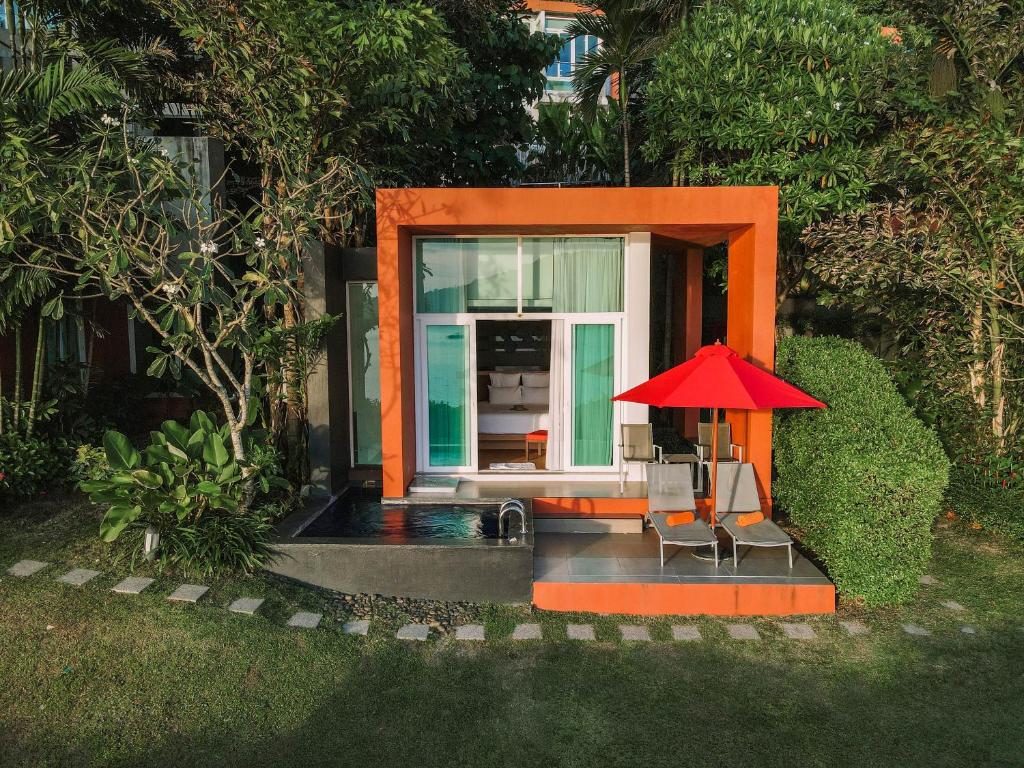 Privāts bungalo pie baseina Novotel Phuket Kamala Beach