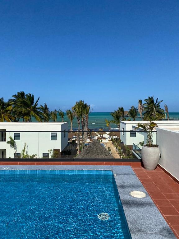 TOA Hotel & Spa piejūras skats ar baseinu