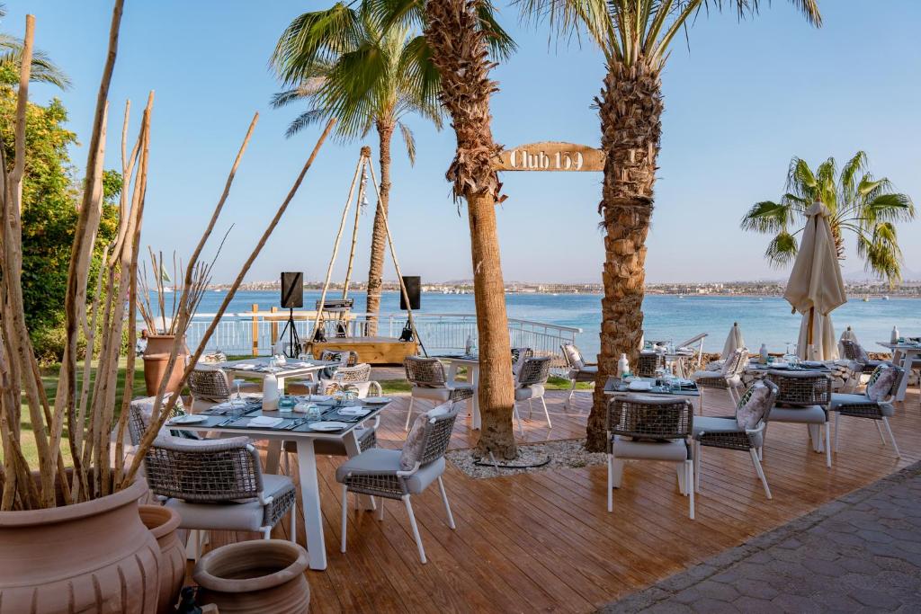 Āra restorāns pie jūras Fort Arabesque Resort, Spa & Villas