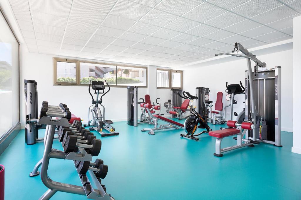 Best San Diego viesnīcas moderni aprīkotā trenažieru zāle aktīvai atpūtai