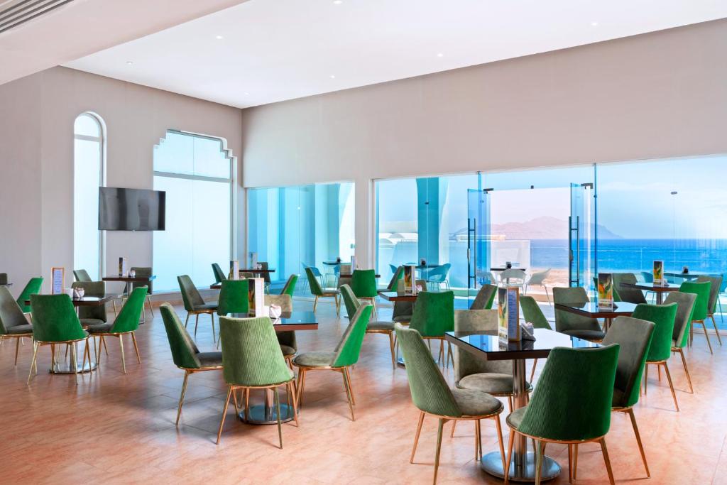 Pickalbatros Palace Sharm El Sheikh restorāns ar skatu uz jūru