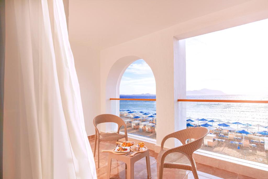 Pickalbatros Palace Sharm El Sheikh balkons ar skatu uz jūru