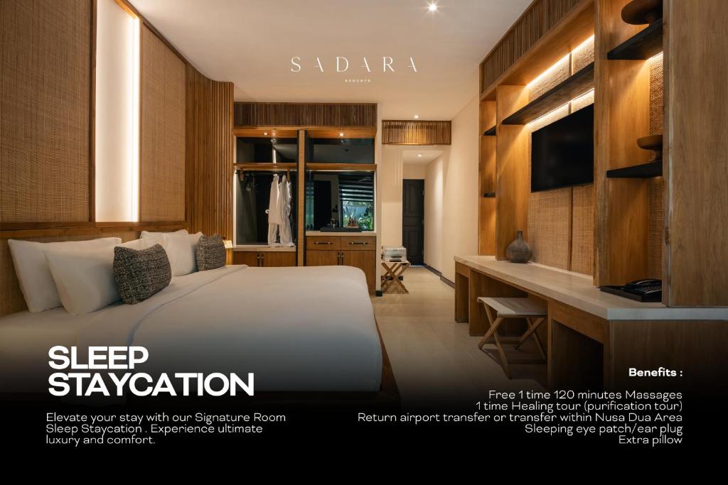 Mūsdienīgs viesnīcas numurs ar elegantu interjeru, kas piedāvā "Sleep Staycation" paketi. Iespēja izbaudīt greznību un komfortu, kā arī relaksējošas masāžas un citas priekšrocības.