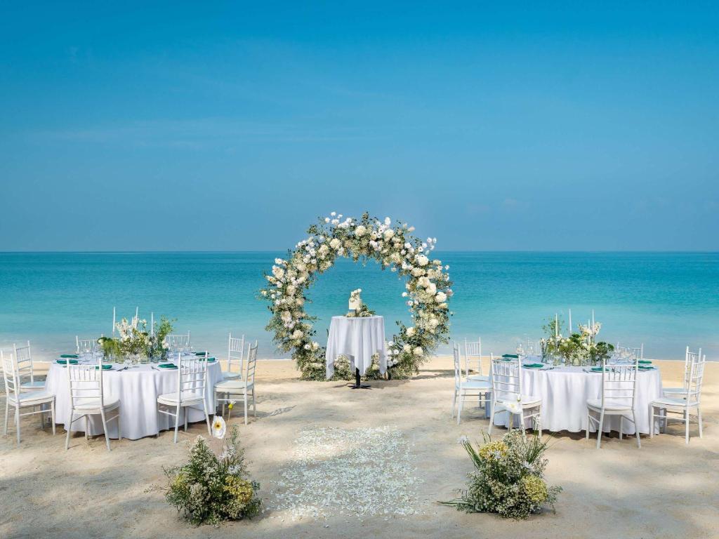 Romantiska kāzu svinības pie jūras Grand Mercure Khao Lak Bangsak