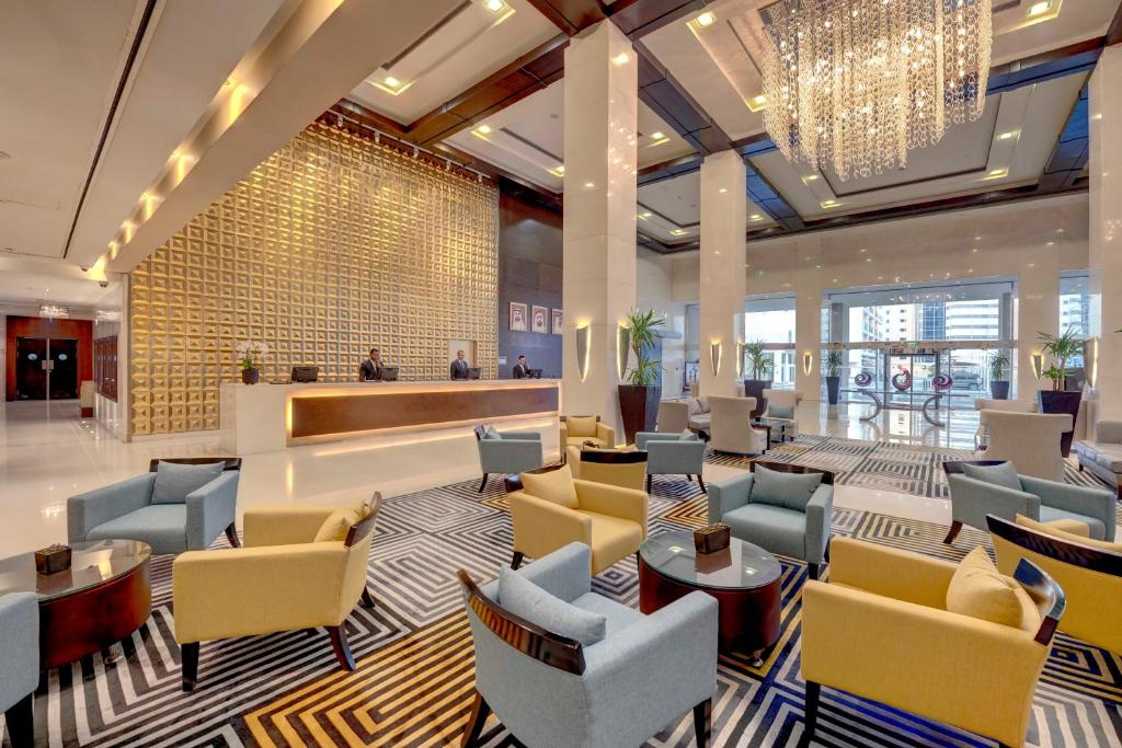 Media Rotana grezns vestibils ar modernu dizainu