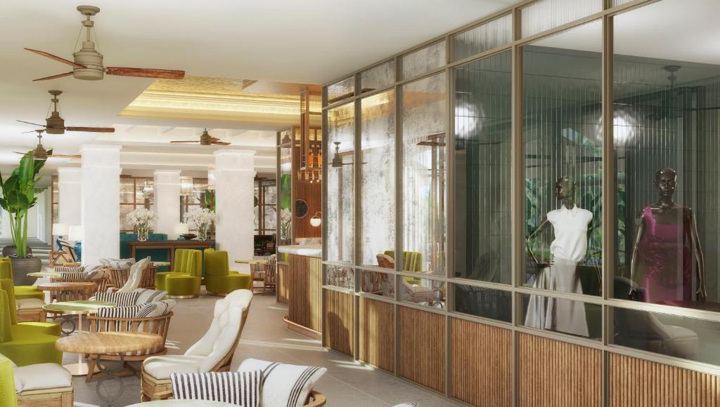 Gran Hotel Taoro elegants vestibils ar modernu interjeru