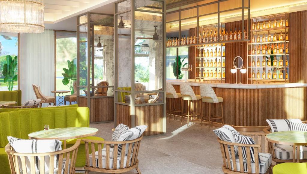 Gran Hotel Taoro bārs ar elegantu interjeru