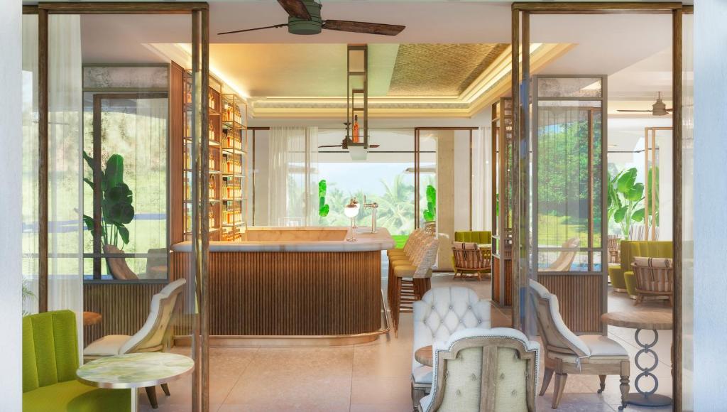 Gran Hotel Taoro bārs ar plašu un elegantu interjeru