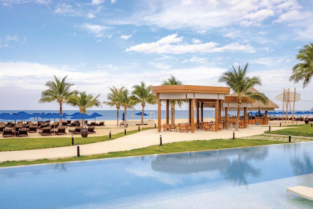 Angsana Laguna Phuket pludmales bārs ar skatu uz jūru