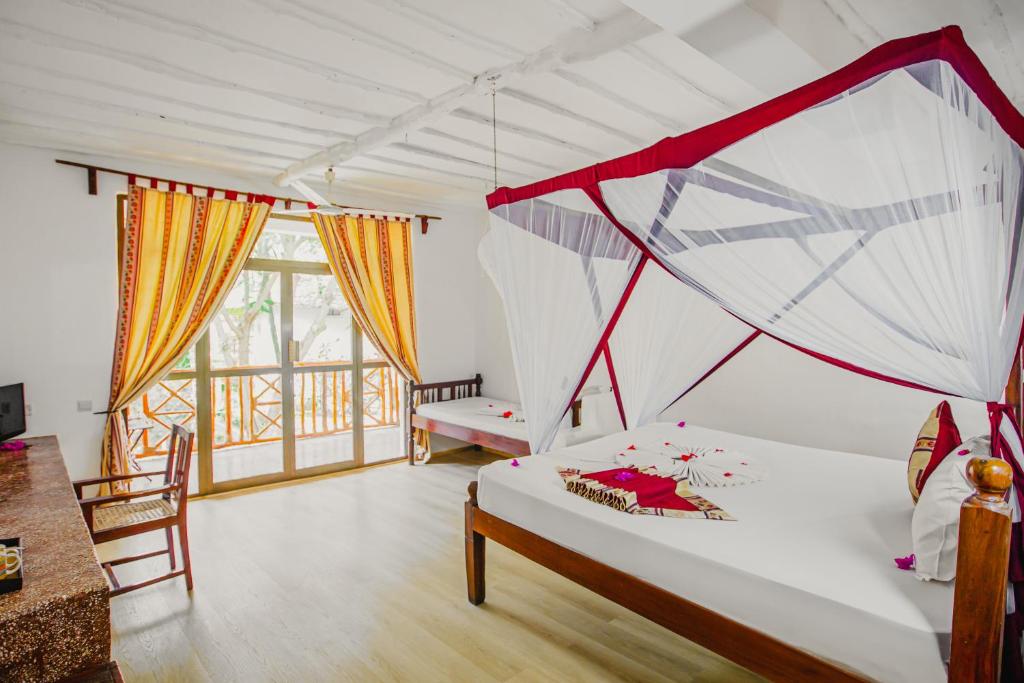 Mūsdienīgs numurs ar gultu un balkonu AHG Waridi Beach Resort & Spa
