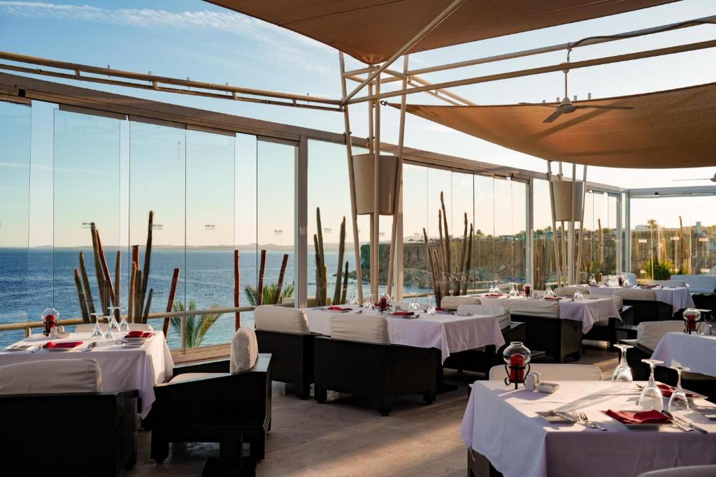 Restorāns ar skatu uz jūru Sentido Reef Oasis Senses Resort.
