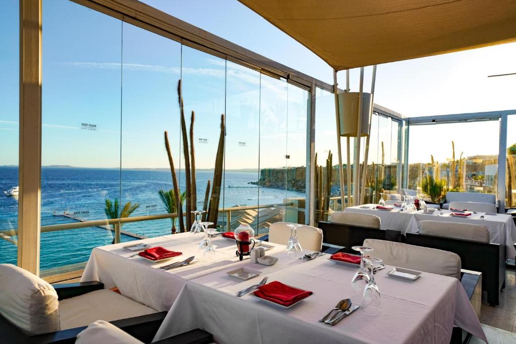 Restorāna skats uz jūru pie Sentido Reef Oasis Senses Resort