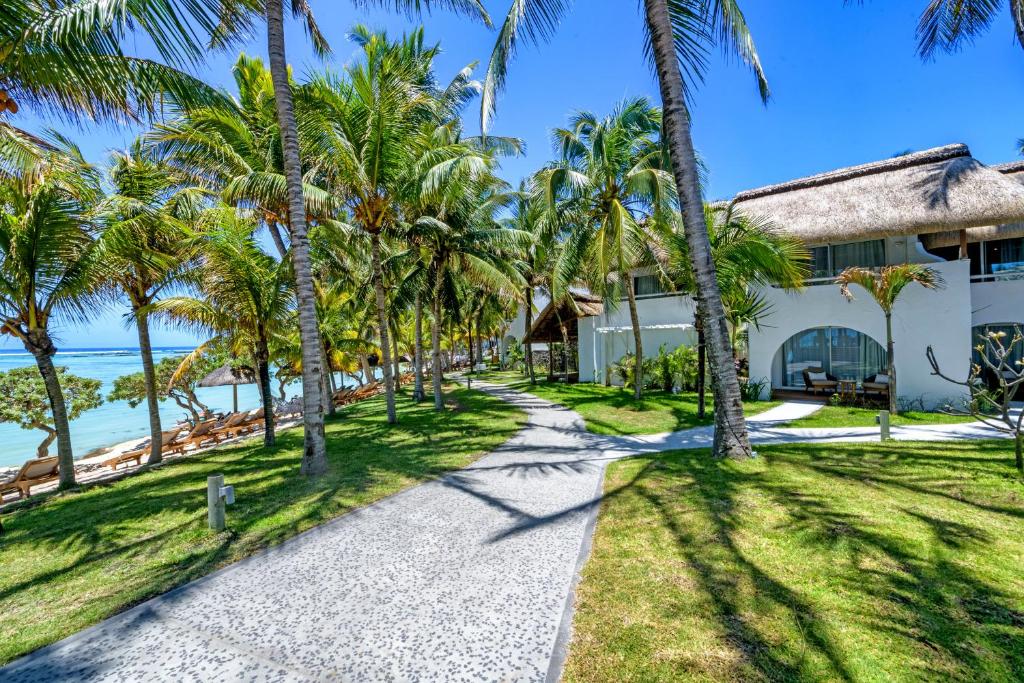 Seasense Boutique Hotel & Spa piekrastes ceļš palmu ielokā