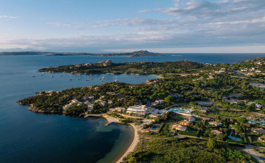 7 Pines Resort Sardinia piekrastes panorāmas skats