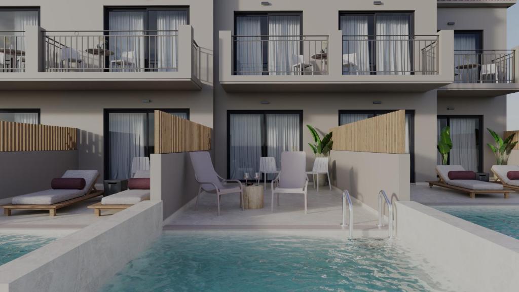 Mūsdienīgs viesnīcas ārpuses skats ar baseinu, sauļošanās krēsliem un terasēm. Ideāla vieta atpūtai un relaksācijai.