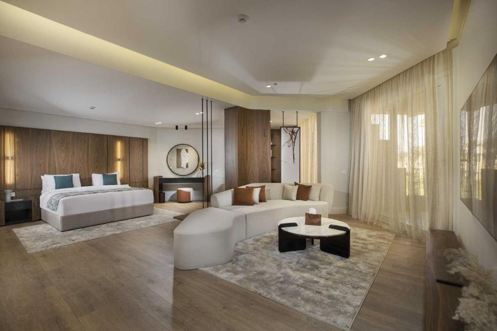 V Hotel Sharm El Shiekh luksusa numurs ar modernu interjeru.