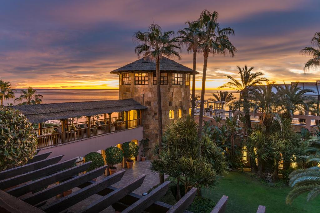 Piedzīvojumu galamērķis ar skaistu saulrietu, eksotisku ainavu un tropiskiem augiem. Ideāla vieta relaksācijai un dabas baudīšanai.