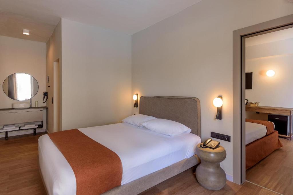 Moderns numurs ar ērtu gultu un elegantu interjeru, Zeus Hotels Ydoria Resort