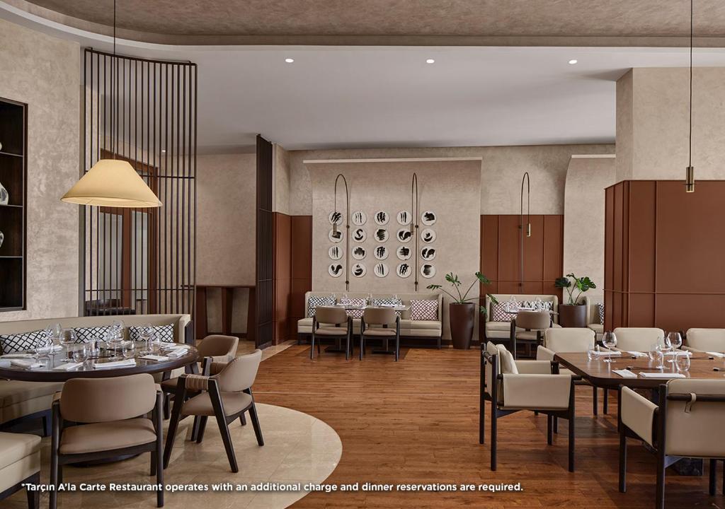 Elegants restorāns Tarçın A'la Carte viesnīcā Akra Sorgun Tui Blue Sensatori.