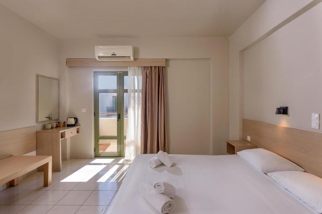 Zeus Hotels Ydoria Resort moderns numurs ar balkonu un gaismu