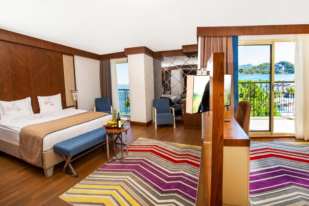 Mūsdienīgs numurs ar terasi un skatu uz jūru, Sherwood Exclusive Kemer