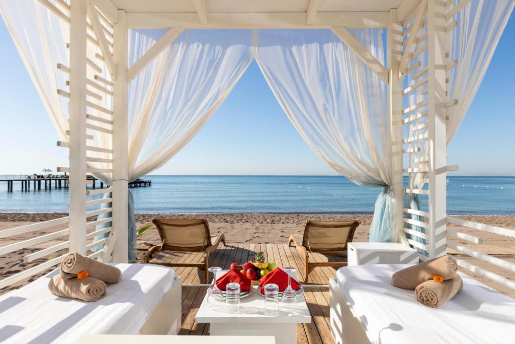 Relaksējoša atpūtas zona piekrastē viesnīcā Sherwood Exclusive Lara