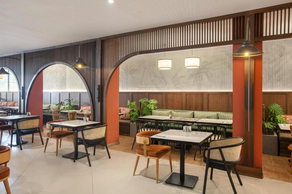 Mūsdienīgs restorāns ar komfortablām vietām Greenwood Kemer Resort