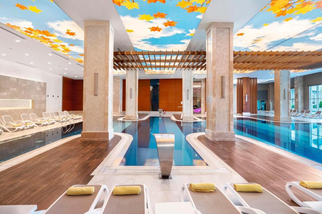 Spa zona ar baseinu un modernu dizainu Kirman Sidemarin Beach & Spa
