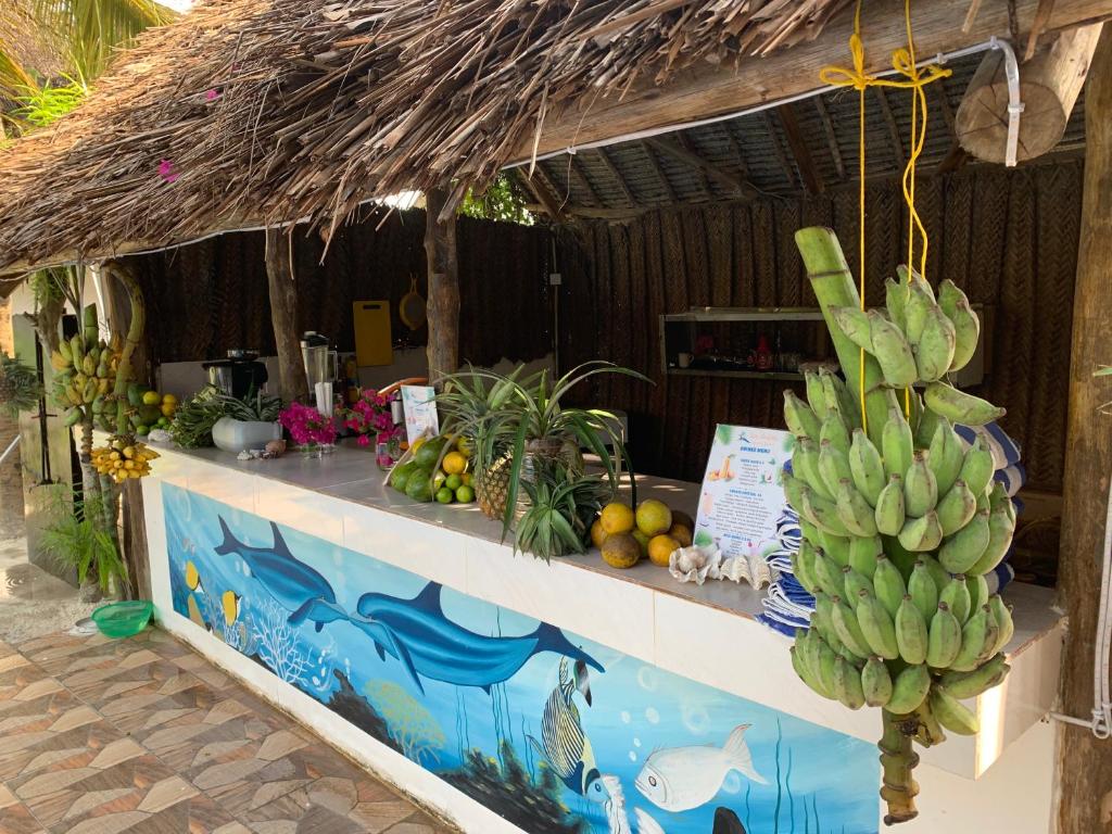 Tropisks bārs ar svaigiem augļiem Isla Bonita Zanzibar Beach Resort.