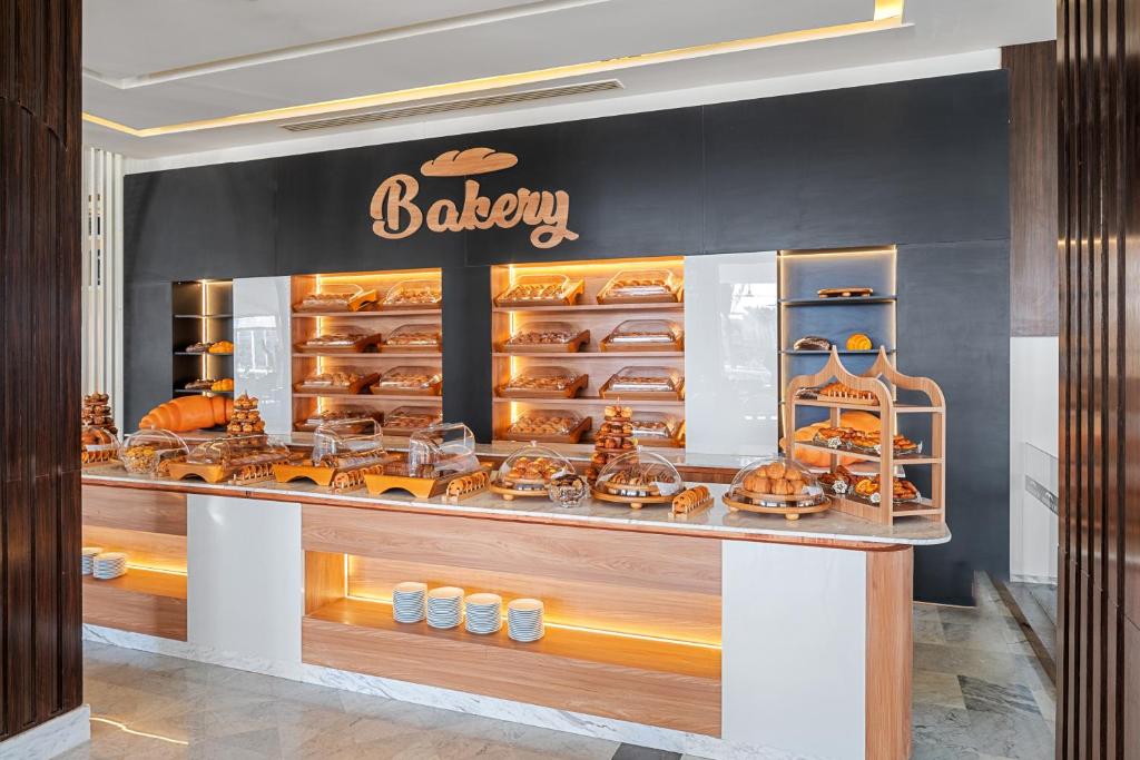 Maiznīca ar gardām uzkodām Pickalbatros Dana Beach Resort