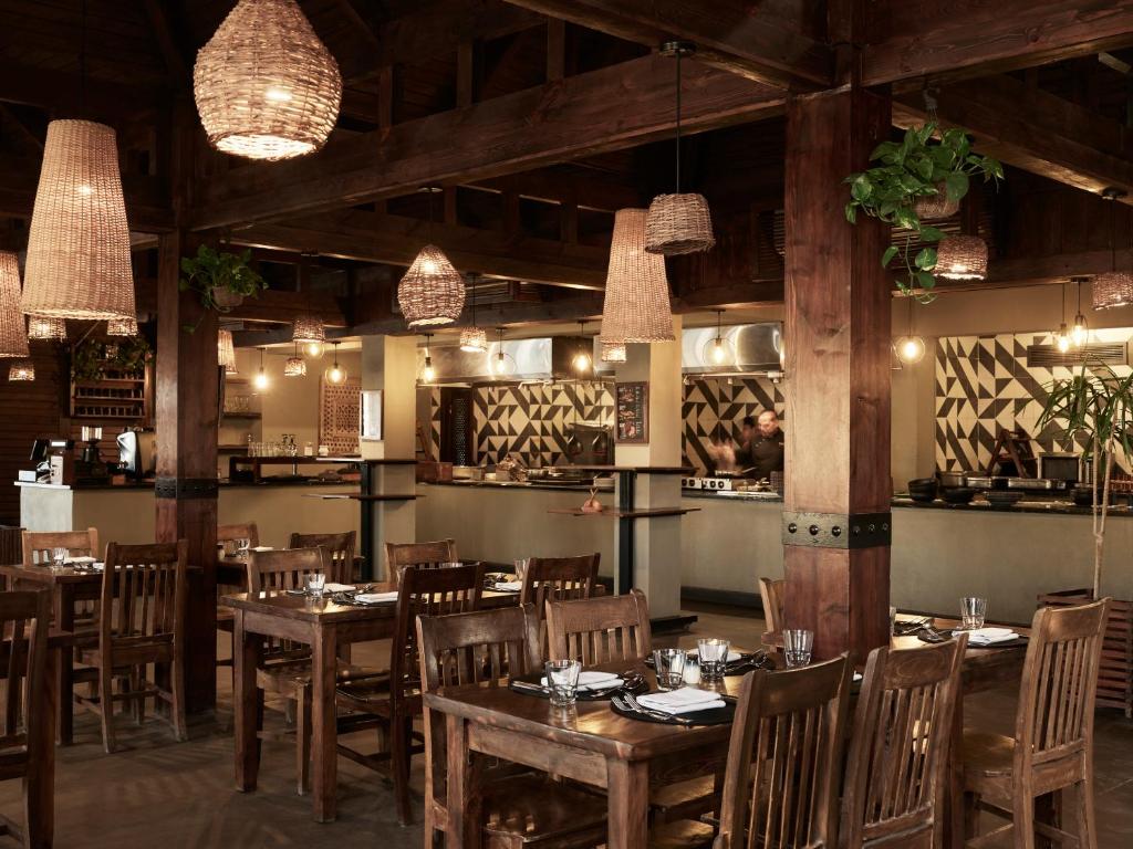 Restorāns viesnīcā Cook's Club El Gouna ar mūsdienīgu interjeru