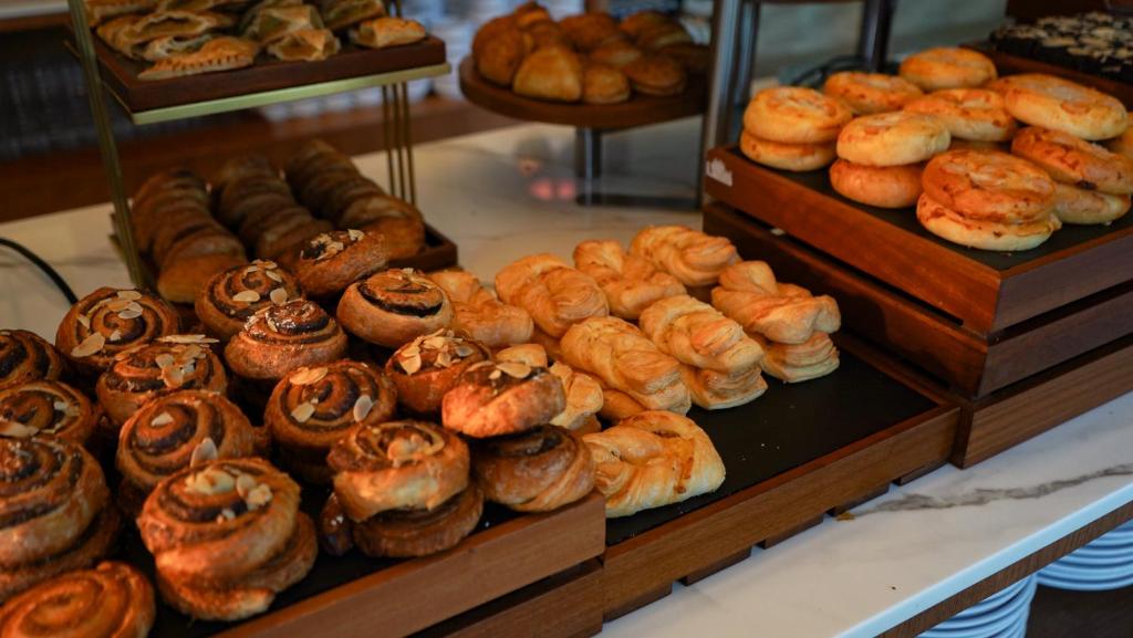 Saldie konditorejas izstrādājumi viesnīcā Sugar Marina Pop